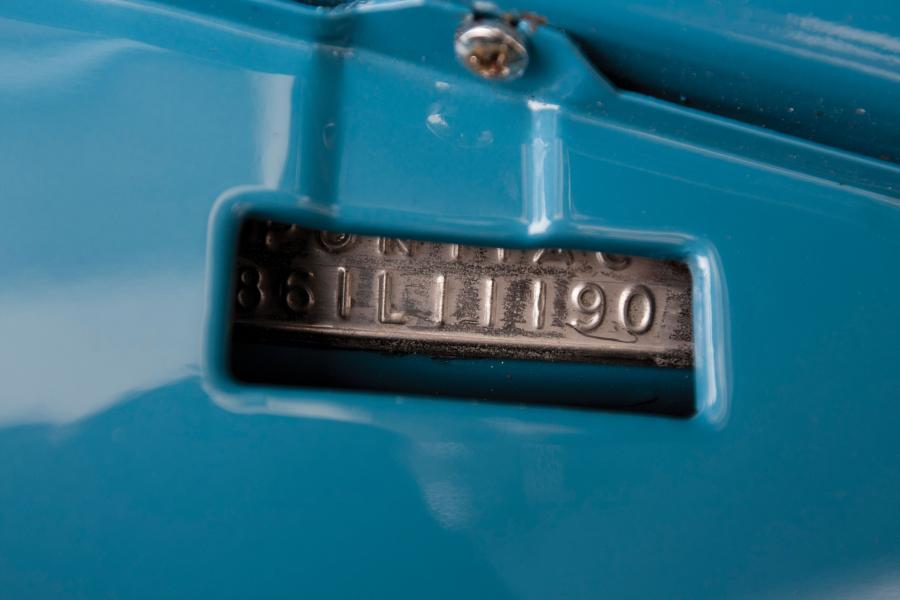 Детали экстерьера Pontiac Bonneville Convertible (2867) 1961 года  (фото 37 из 59)